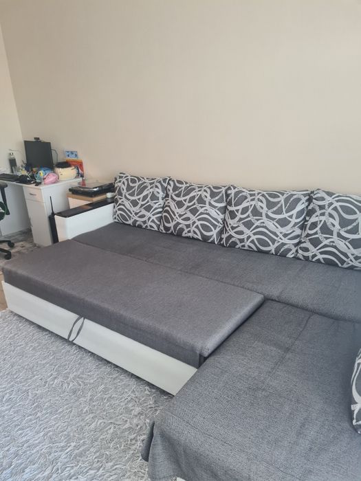 Голям ъглов диван