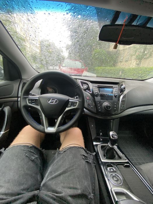 HYUNDAI i40 0 — imagine 2