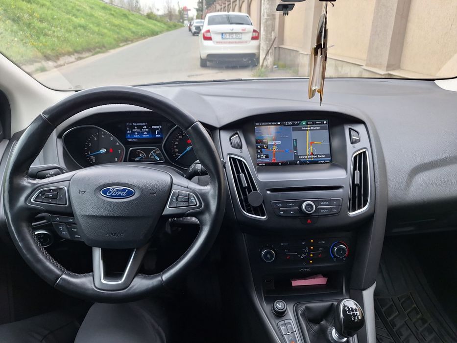 FORD Focus 2015 — imagine 5