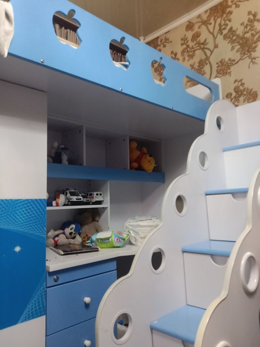 Кровать чердак с партой