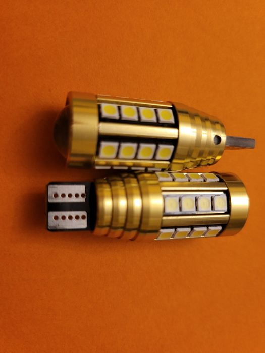 Becuri led W5W cu lupa