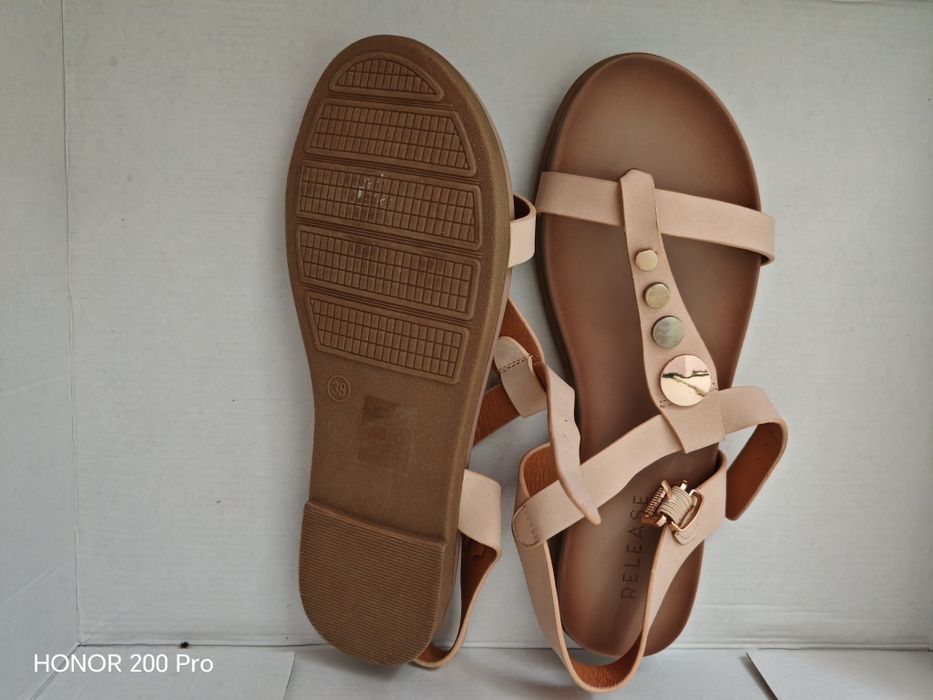 Sandale femei/fete, noi cu eticheta, bej/crem, marimea 38