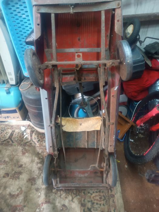 Продам педальную машинку ссср