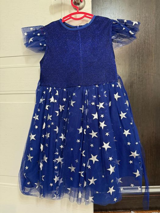 Платья праздничные