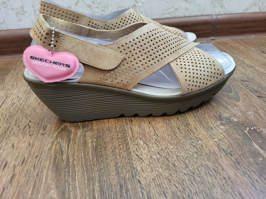 Новые женские босоножки