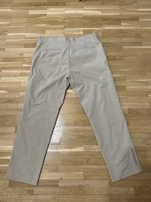Pantaloni Lacoste