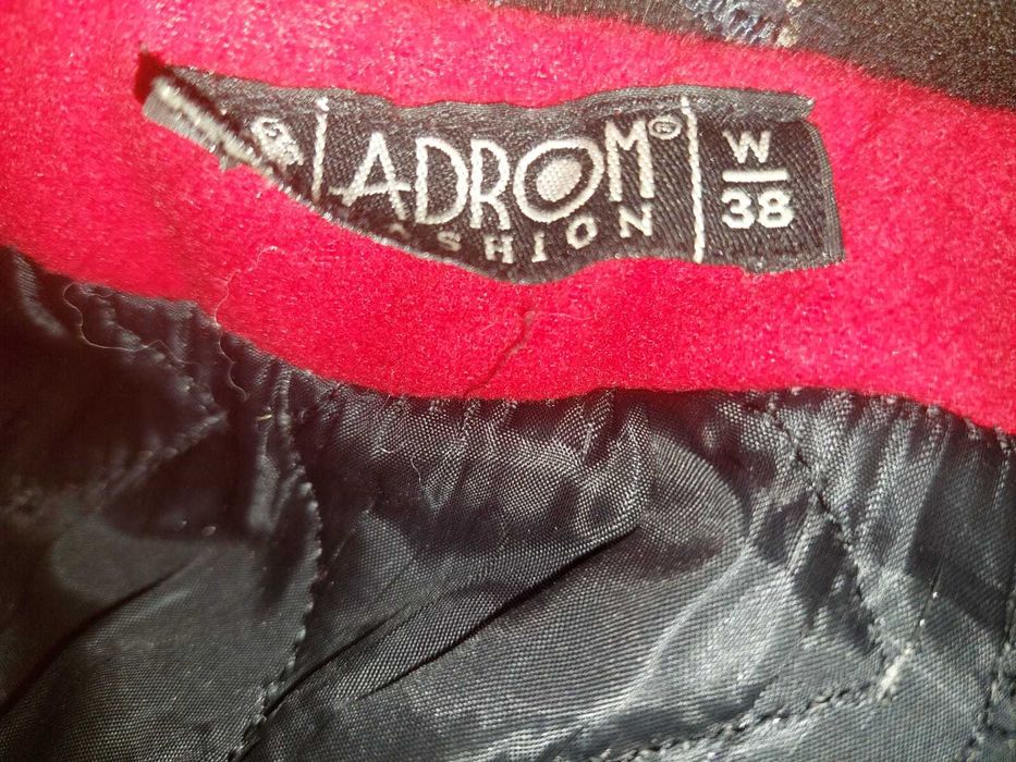 Palton Adrom superb bicolor rosu - negru cambrat