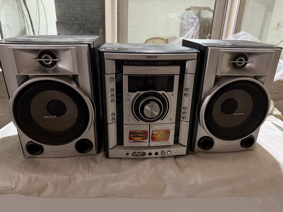 Музыкалние центр