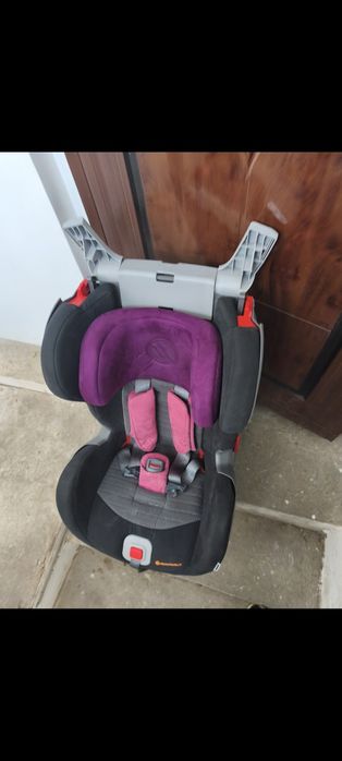 Scaun de mașină pt copil nou