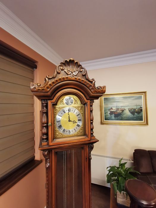 Колонен часовник