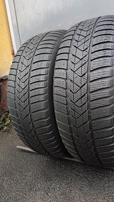 2бр. зимни гуми 225/55/17 Pirelli Sotto Zero 3, Runflat, dot22
dot21