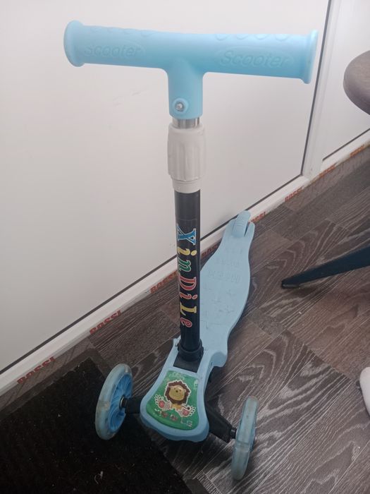 Продам самокат детский