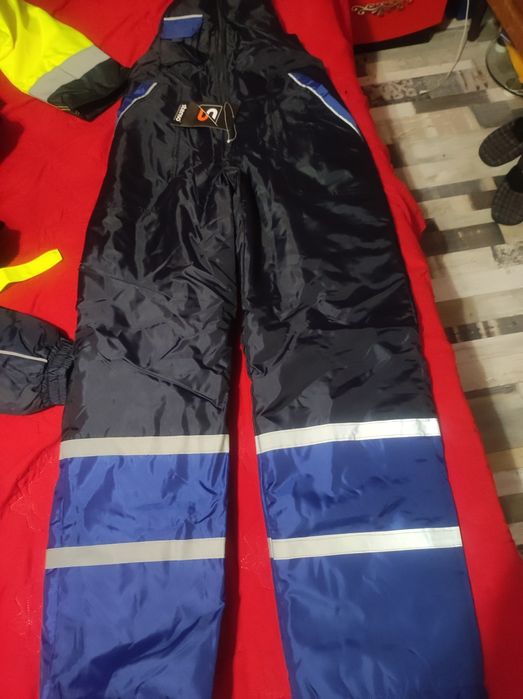 Работни дрехи       .