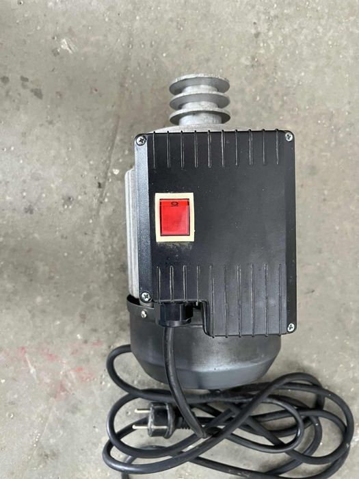 Motor electric  monofazat Nou