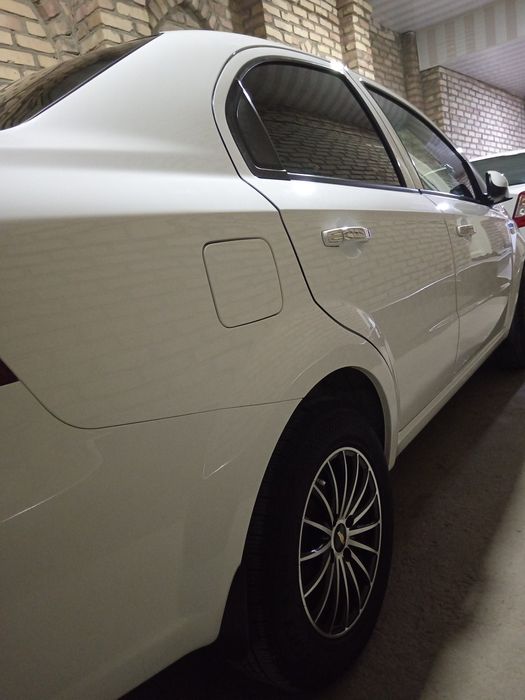 Нексия 3 сотилади 111