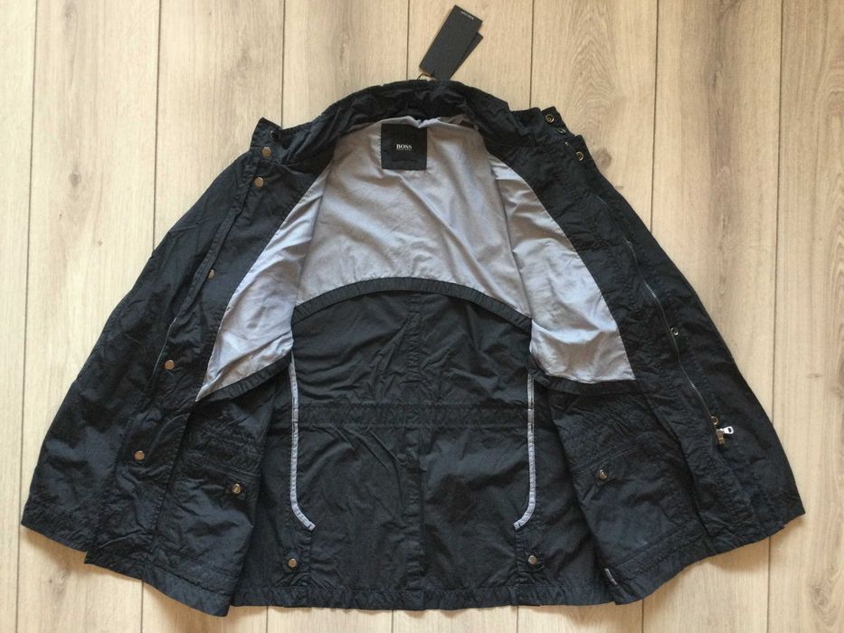 НОВО оригинално черно пролетно - есенно яке HUGO BOSS размер 54 / XL