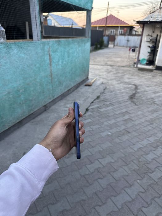 Продам айфон 17 про