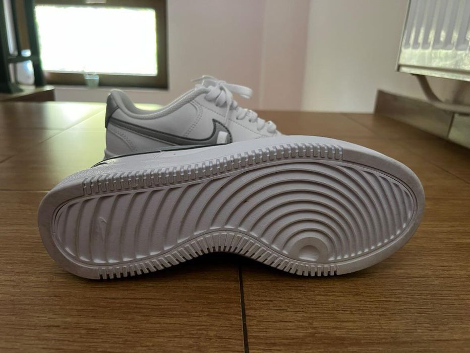 Дамски обувки Nike Сourt Vision Alta