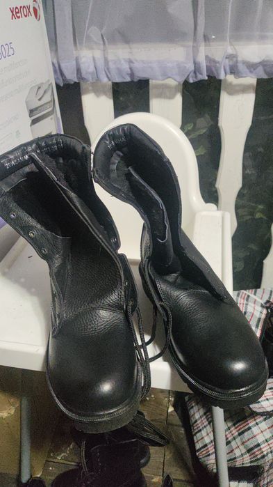 Берц, бәтеңке аяқ киімдері!