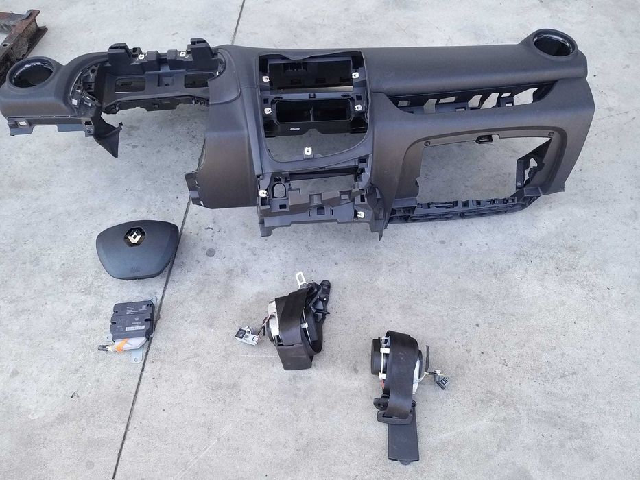 Kit plansa bord renault clio 4 bh 682007861r