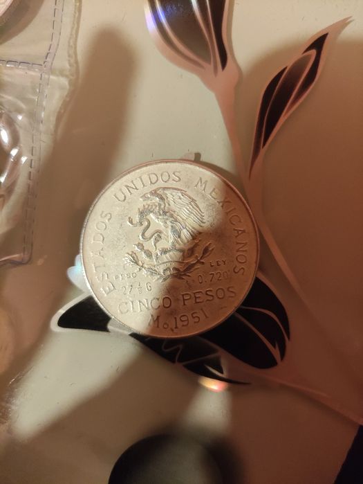 Продавам антични монети