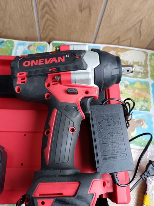 Ударен гайковерът onevan 1800nm