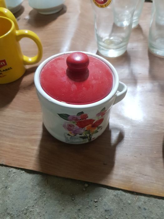 Продам чайники сахарницы молочницу чайники маленькие