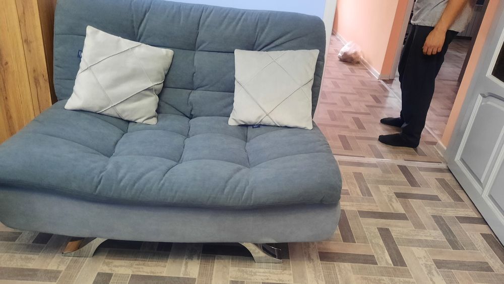Продам диван кровать, мини диван