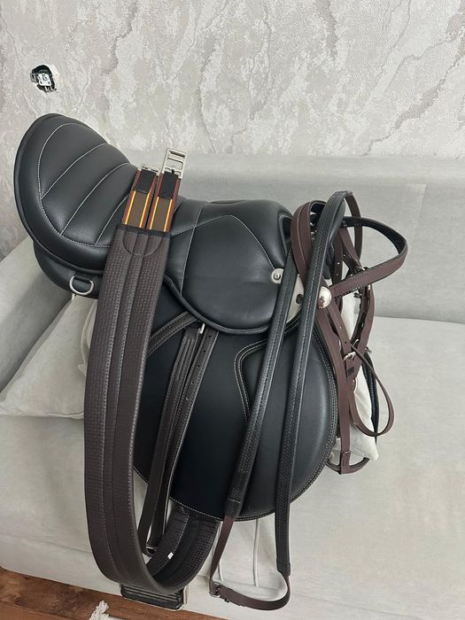 Седло для лошади новое