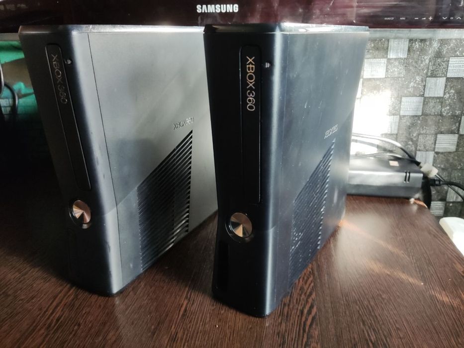 Xbox 360 Slim две штуки