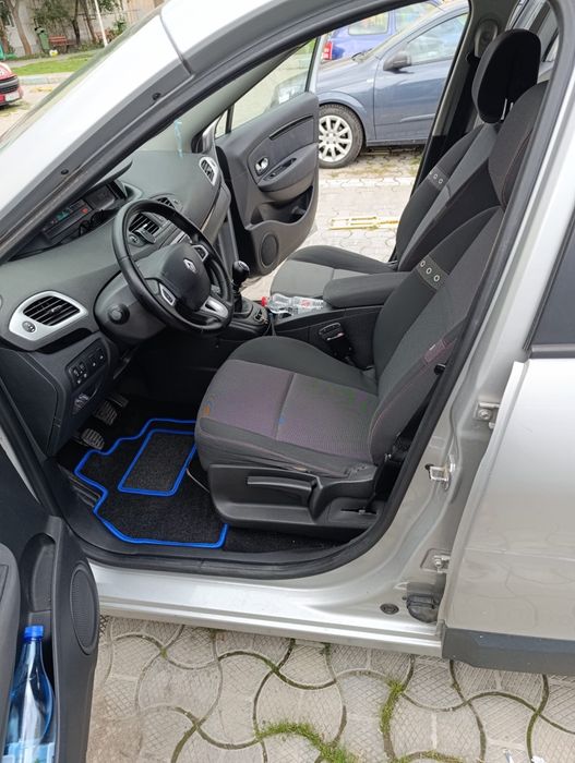 RENAULT Grand Scenic 2012 — imagine 3