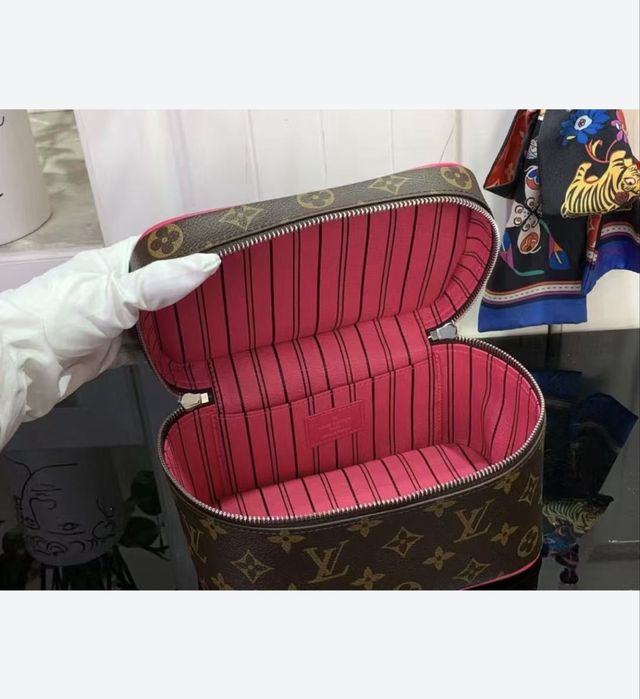 Косметичка LV Louis Vuitton medium