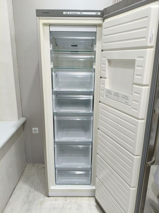 Продам морозильник
