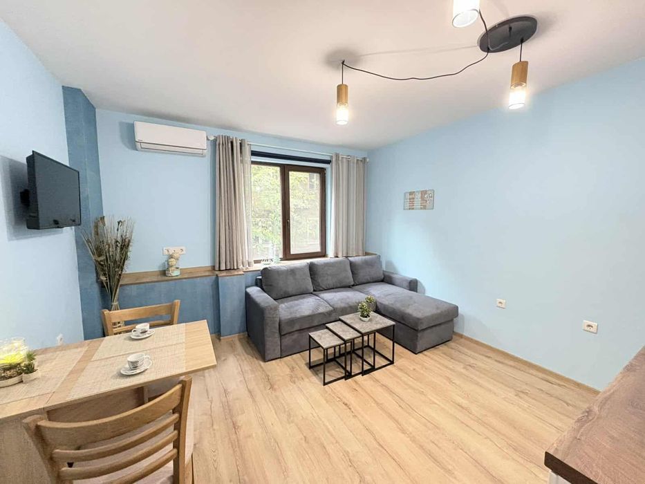 Дава се под наем Двустаен апартамент в Варна, Център - 54 кв.м за 498.27 € - Снимка #2