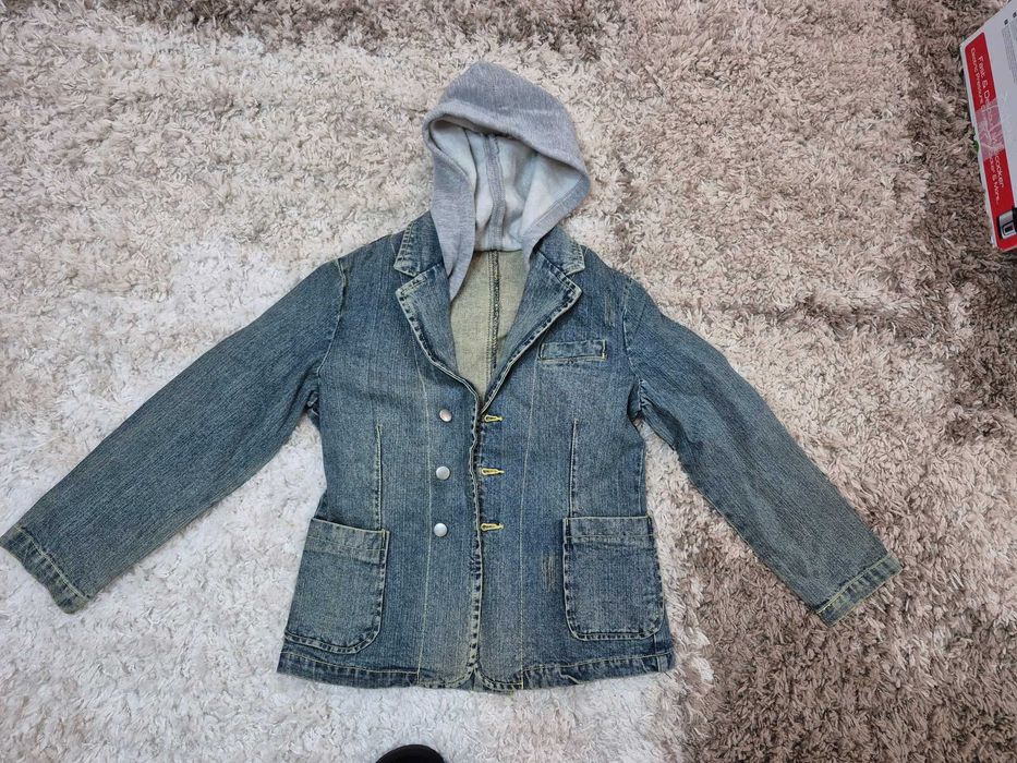 Geaca dama blugi Quelle cu gluga-5 lei transportul