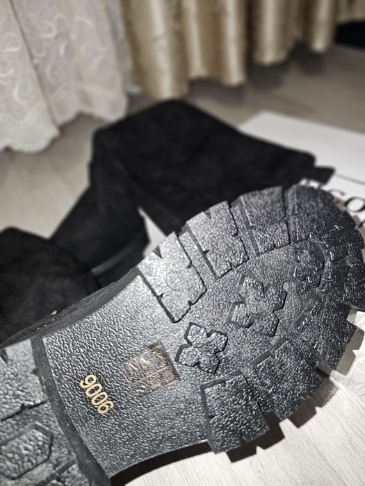 Cizme piele întoarsă