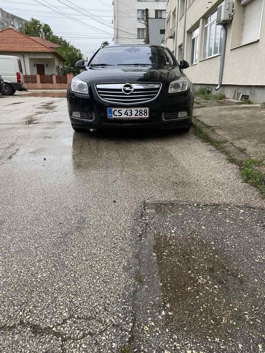 Опел инсигния може и на части 2010 г.