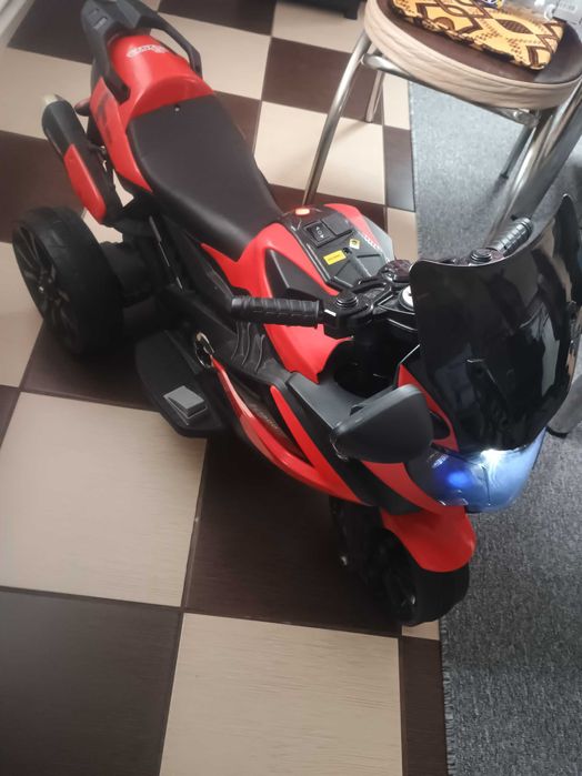 Motor electric pt copii cu vârsta pina la.5 ani