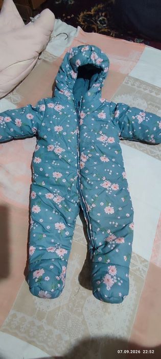Продам комбинезон малышке