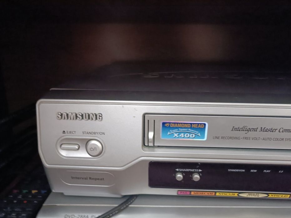 Видео магнитофон и DVD player