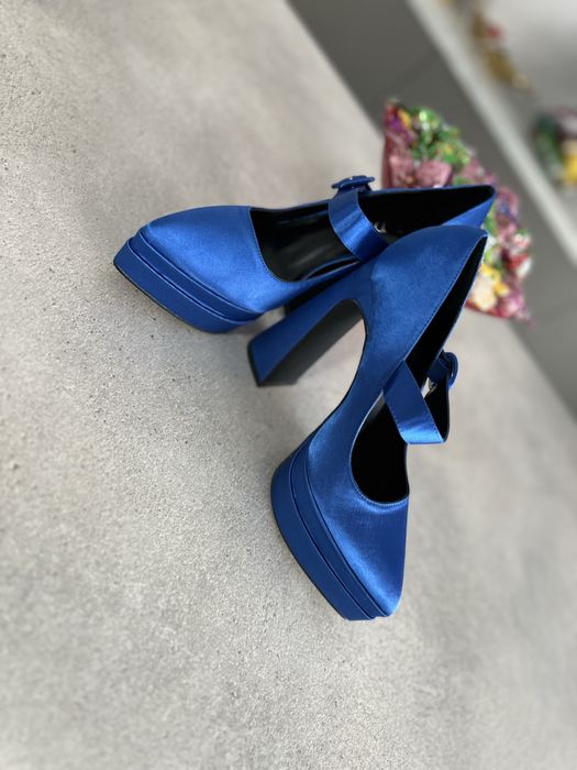 Pantofi noi tip stiletto