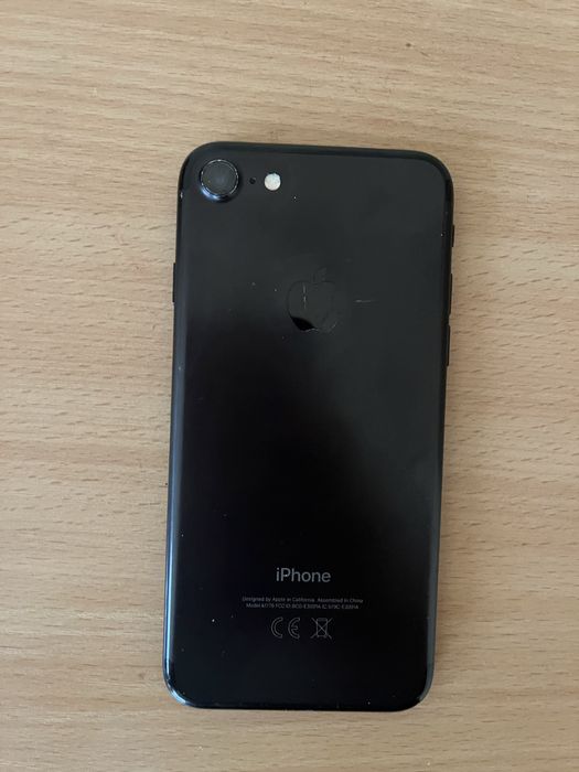iPhone 7 черен 32GB