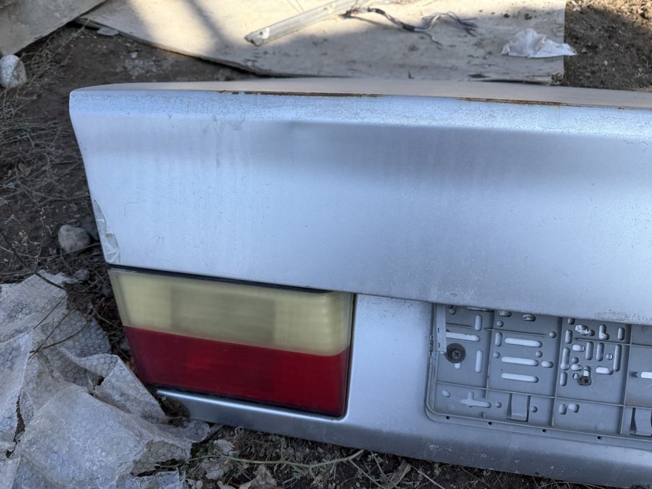 Крышка богажника