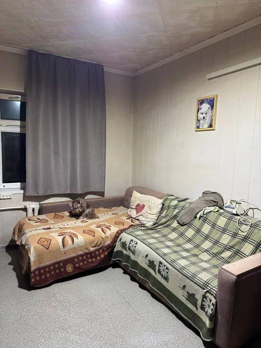 1/5/5 (5 этаж). Сергели 2. Квартира 38 м², не торцевая. Дом панельный.