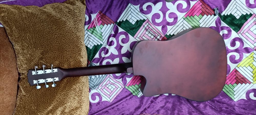 Гитара акустика новая