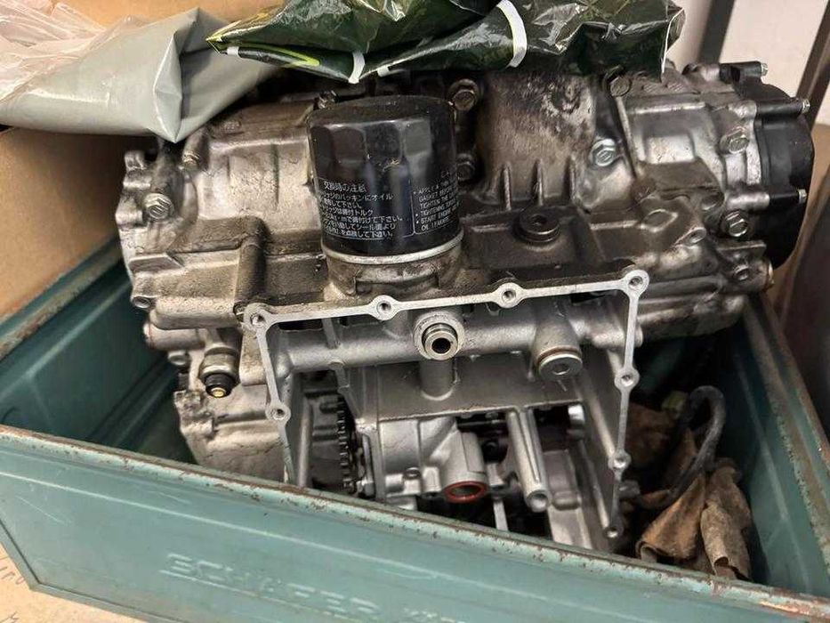 Suzuki gsxr1000 k7- k8 двигател на части