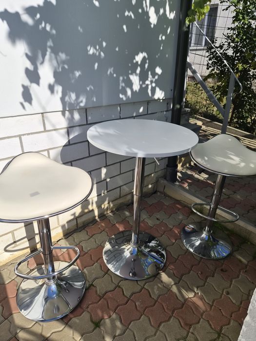 Set masa cu scaune bar