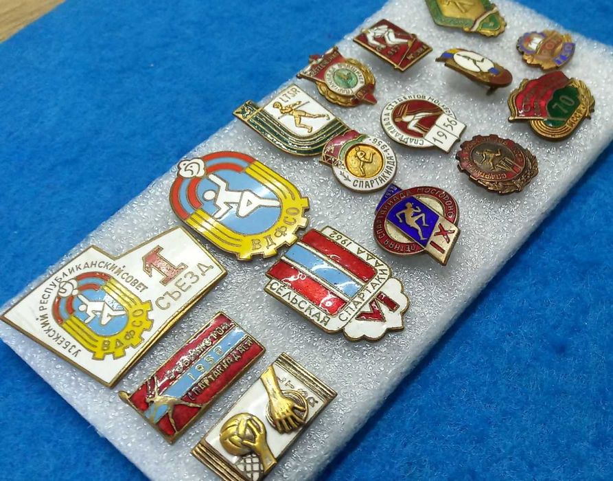 значки  тяжелый металл 1950г- 60 г.г  СПОРТ 17 шт.