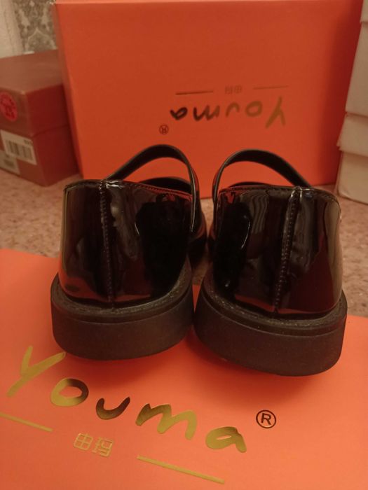 Школьные туфли для девочек