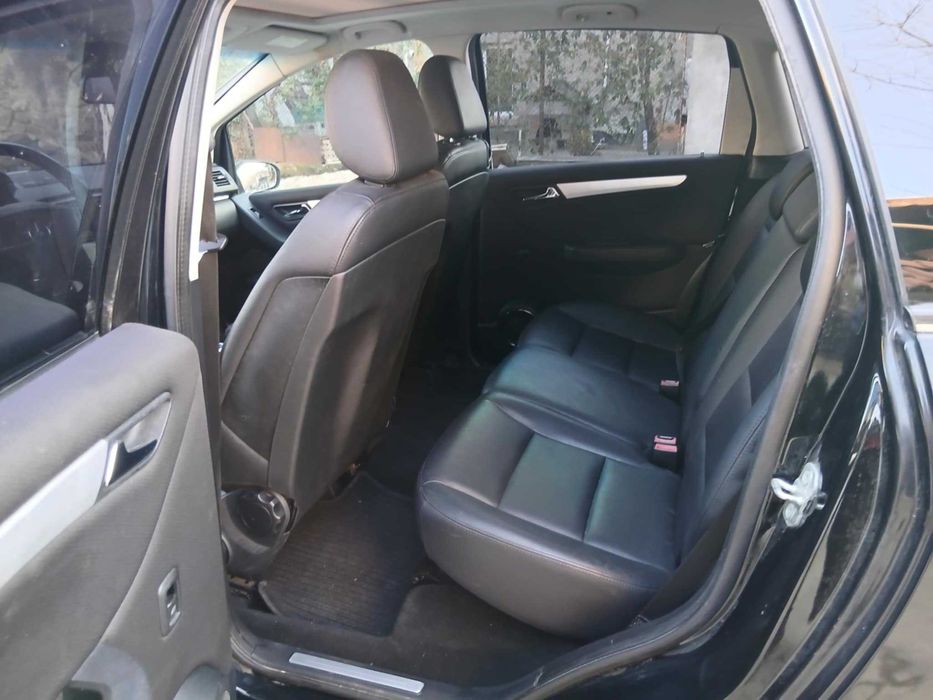 Продавам мерцедес В 200